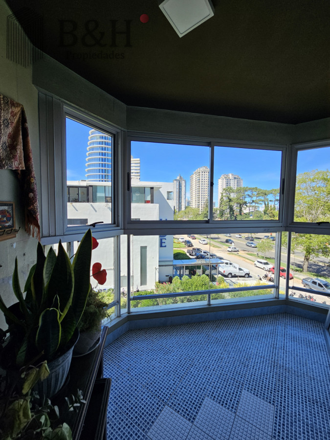 Apartamento ID.6452 - Apartamento en venta de 3 dormitorios en zona Punta Shopping, Punta del Este