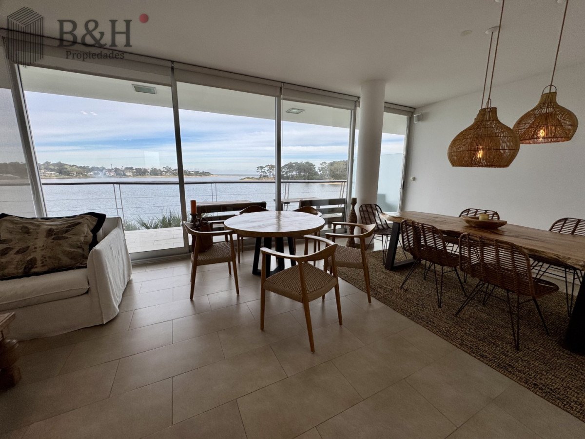 Apartamento ID.3647 - Apartamento en venta de 3 dormitorios en La Barra