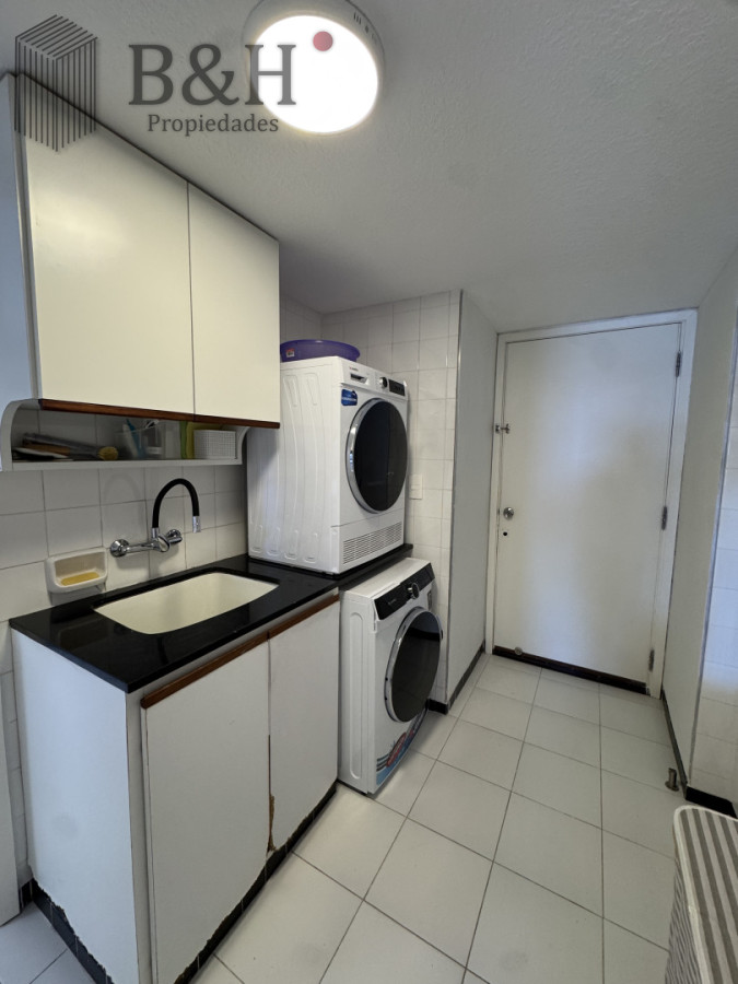 Apartamento ID.1597 - Apartamento en alquiler temporal, de 3 dormitorios. en zona brava!