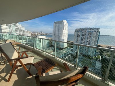 Apartamento en alquiler invernal de 3 suites en Gala Tower playa mansa