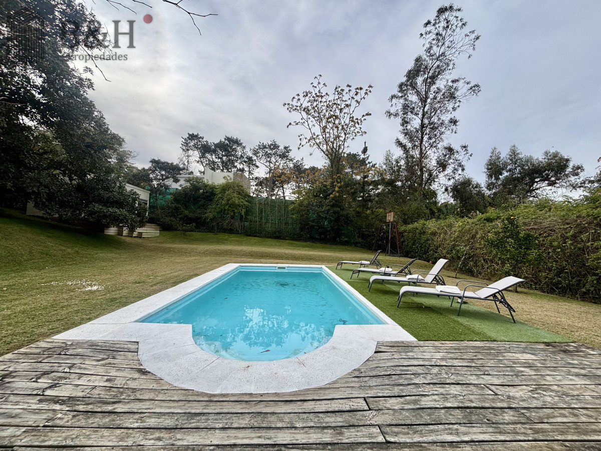 Casa ID.6423 - Casa en venta de 3 dormitorios en Golf, Punta del Este