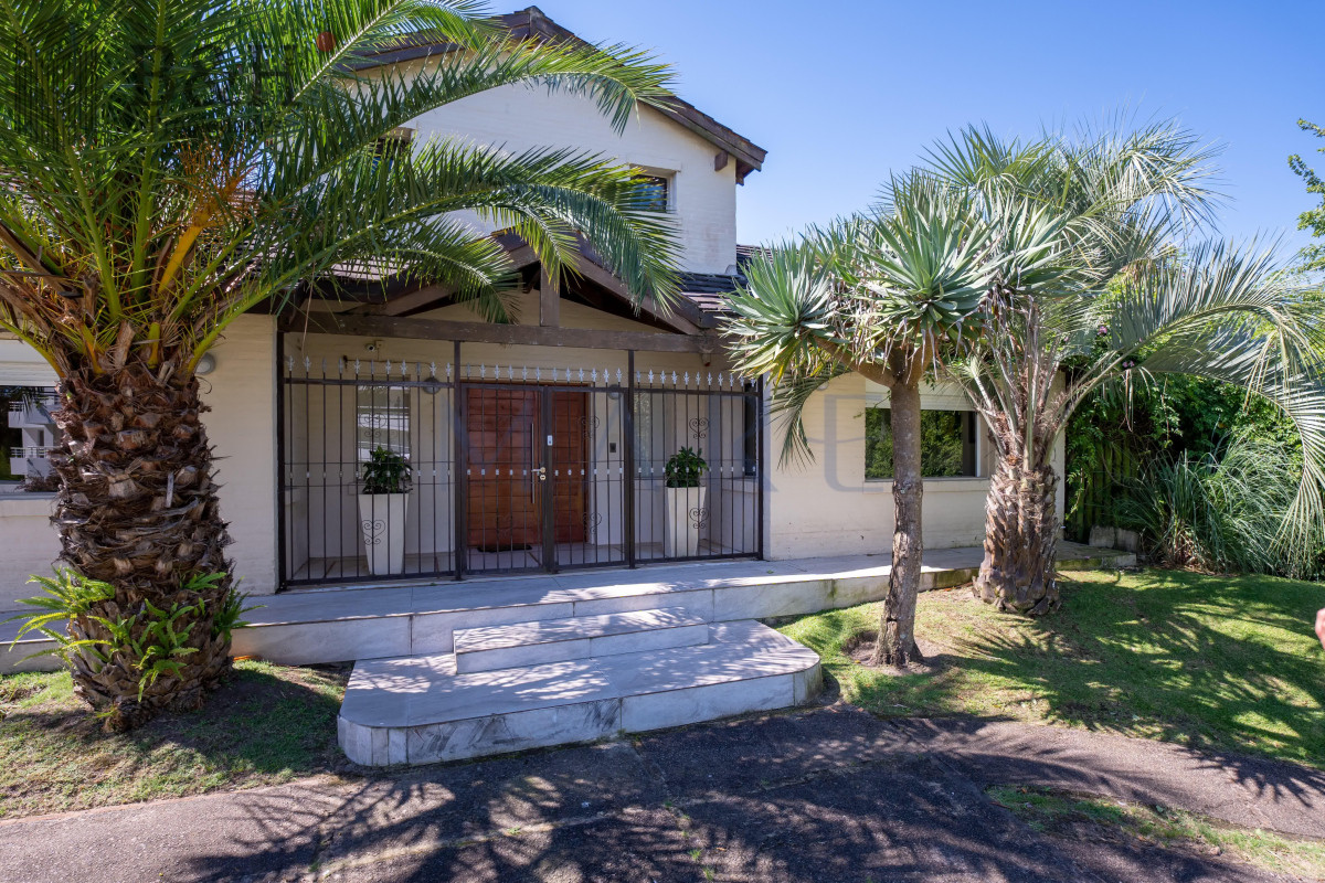 Casa ID.6423 - Casa en venta de 3 dormitorios en Golf, Punta del Este