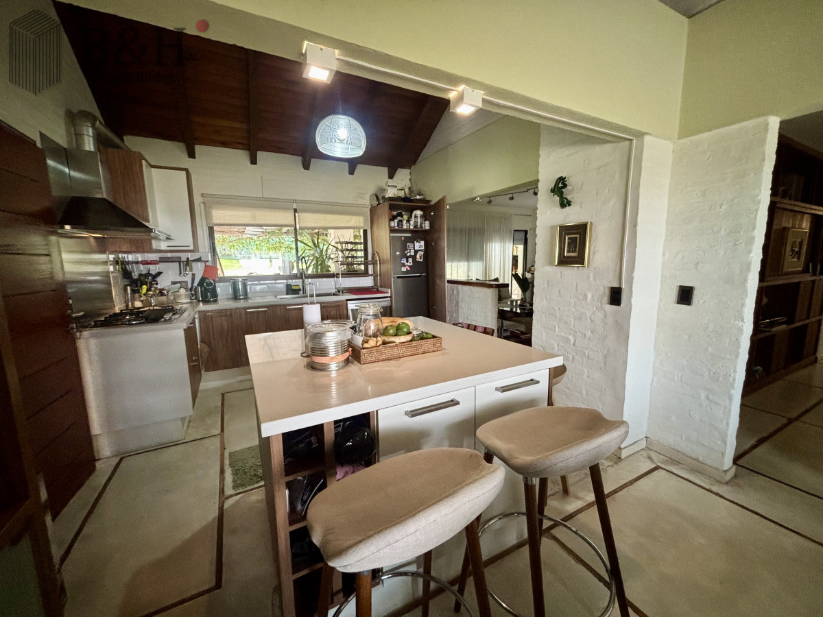 Casa ID.6423 - Casa en venta de 3 dormitorios en Golf, Punta del Este