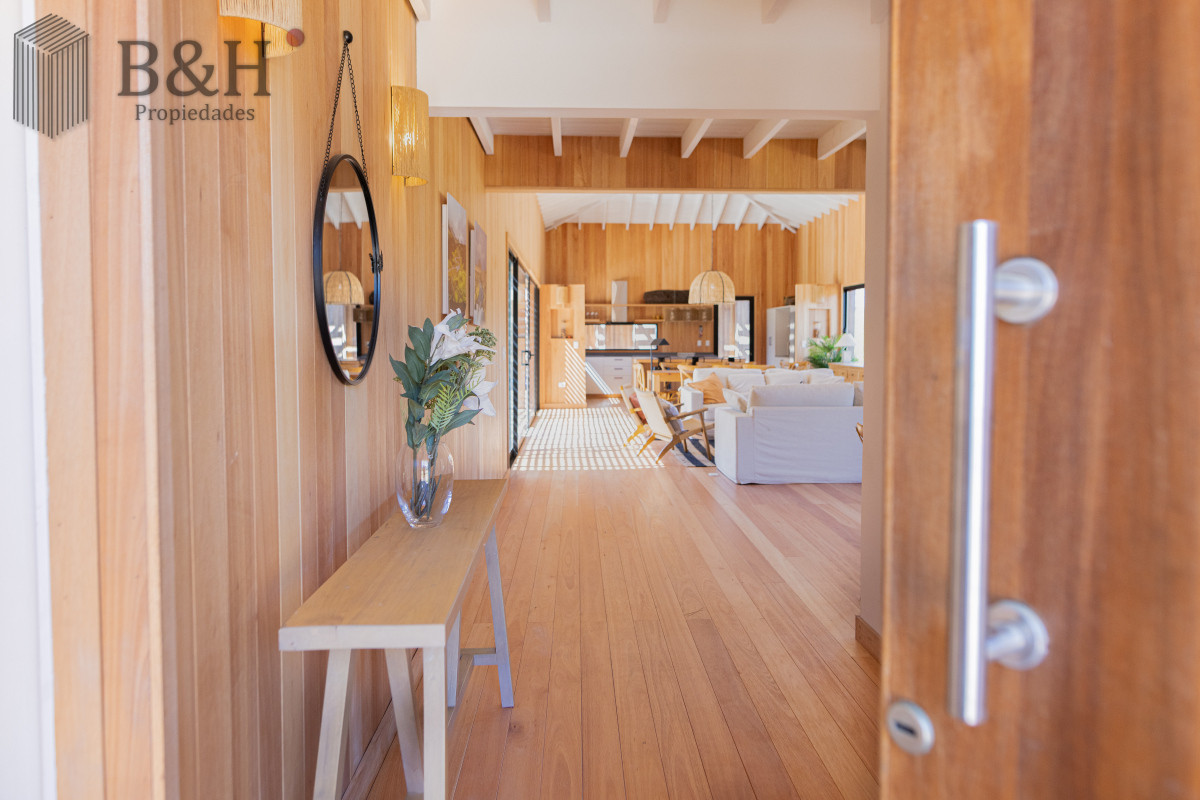 Casa ID.3152 - Casa en venta de 4 dormitorios, en Jose Ignacio, Barrio Laguna Escondida