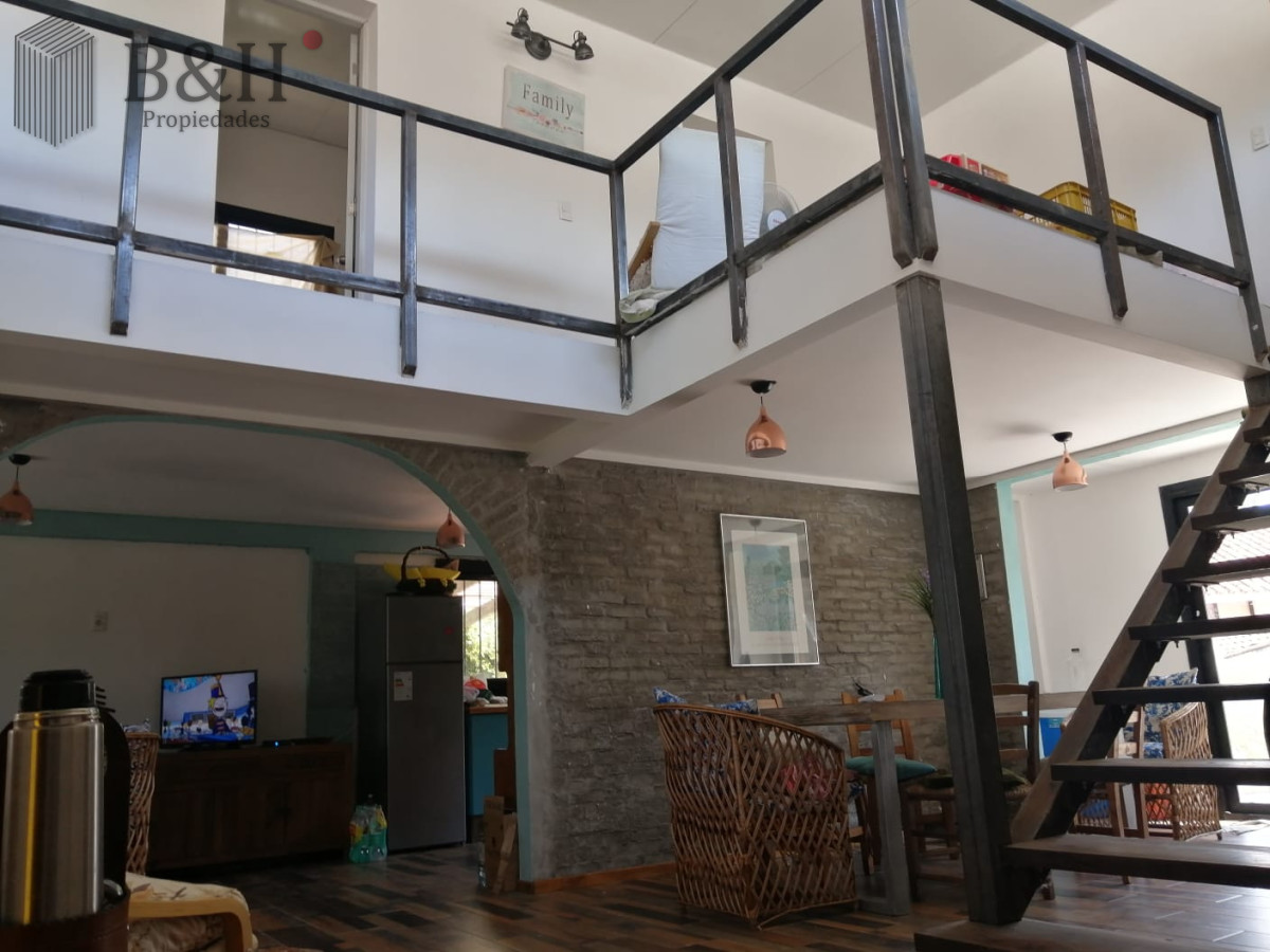 Casa ID.4800 - Casa en venta de 3 dormitorios en Pinares con Piscina