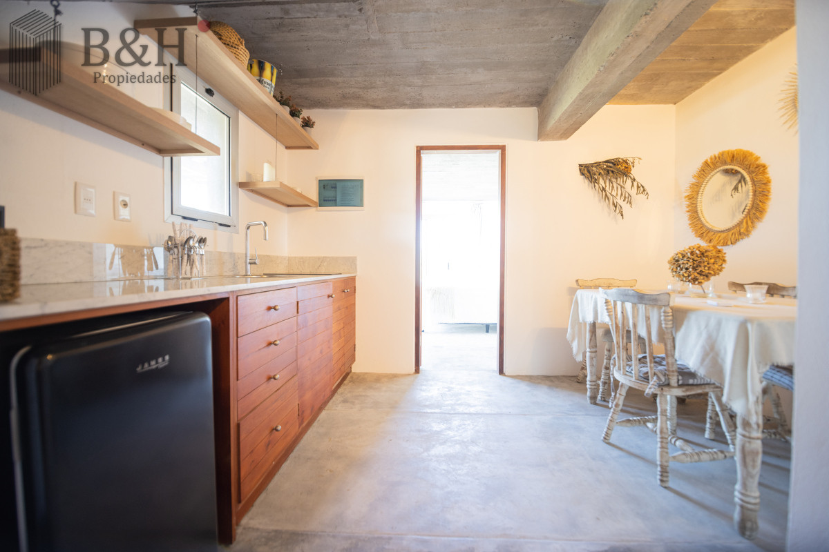 Casa ID.1555 - Casa en Venta, de 6 dormitorios, en Santa Monica, sobre el mar