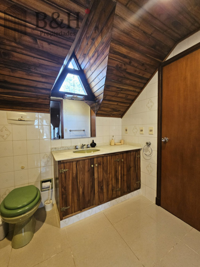 Casa ID.6424 - Gran casa en venta en zona comercial de Lugano San Rafael