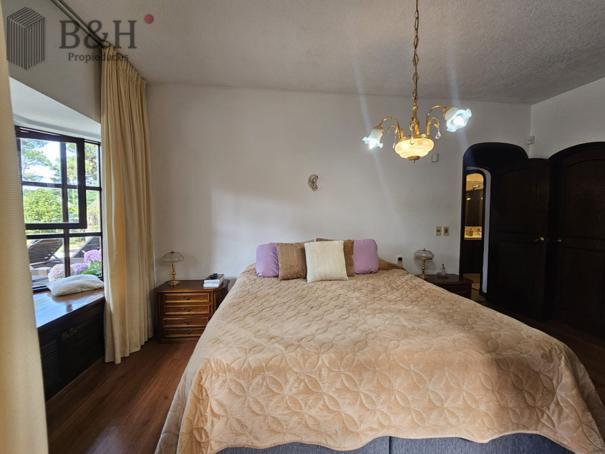 Casa ID.6424 - Gran casa en venta en zona comercial de Lugano San Rafael