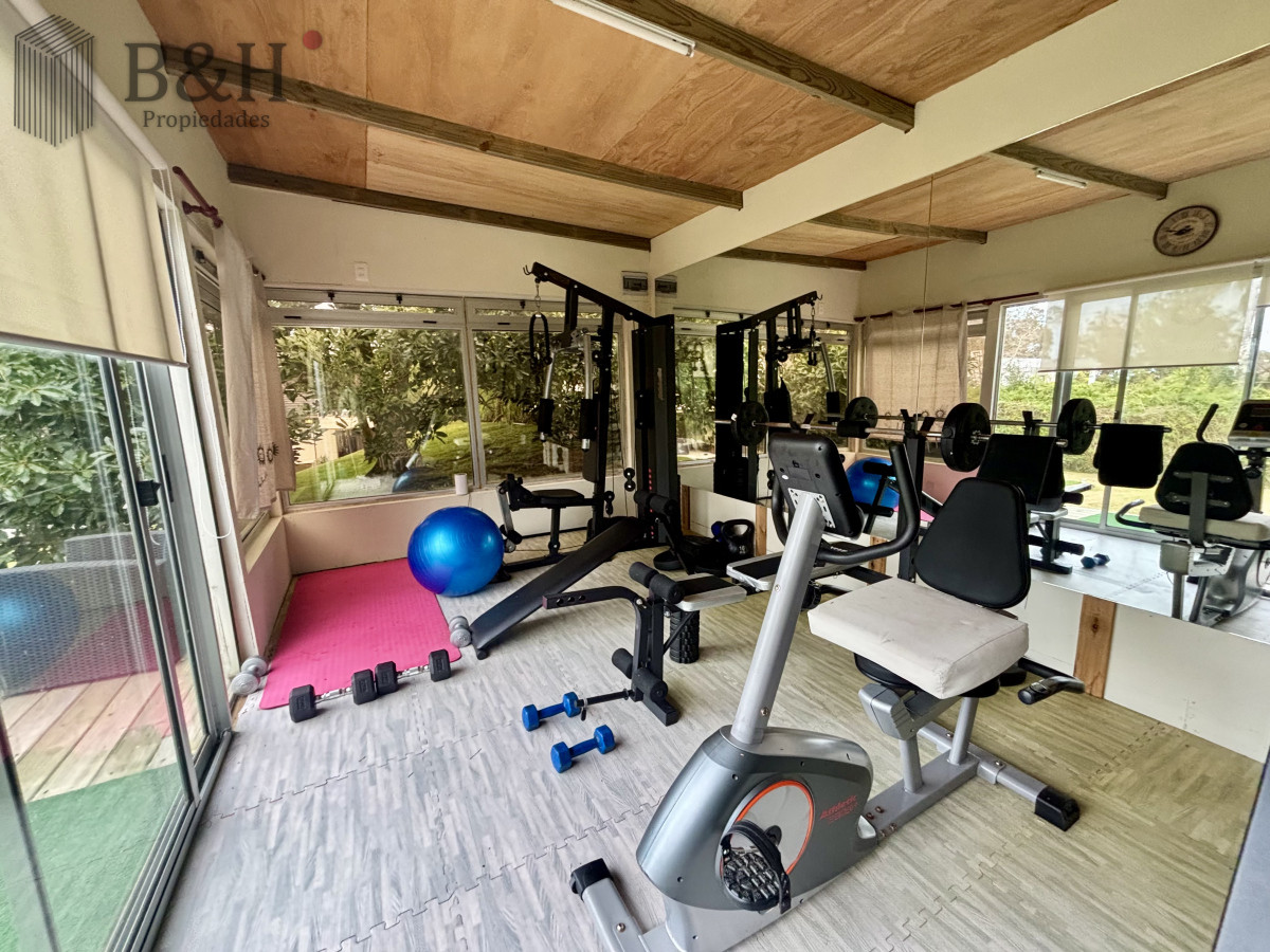 Casa ID.6423 - Casa en venta de 3 dormitorios en Golf, Punta del Este