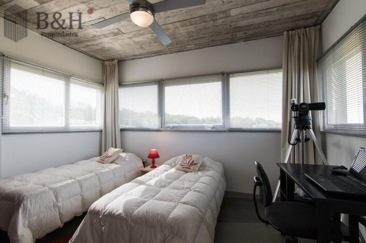 Casa ID.1260 - Espectacular Casa frente al mar en Santa Monica! En venta y alquiler temporal. 