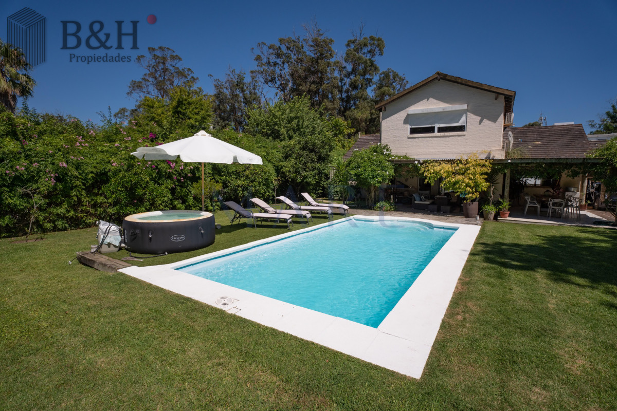 Casa ID.6423 - Casa en venta de 3 dormitorios en Golf, Punta del Este
