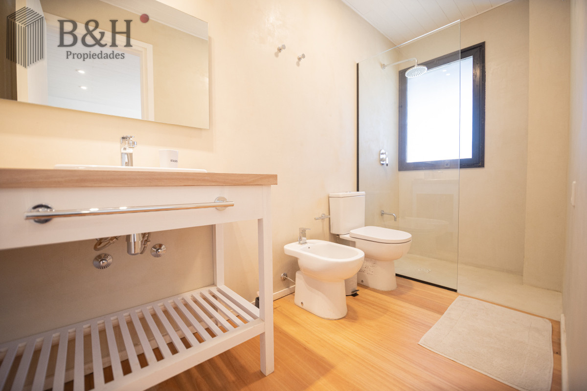 Casa ID.3152 - Casa en venta de 4 dormitorios, en Jose Ignacio, Barrio Laguna Escondida