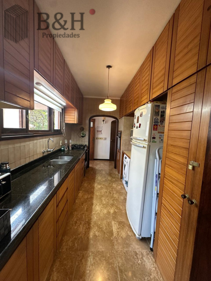 Casa ID.6424 - Gran casa en venta en zona comercial de Lugano San Rafael