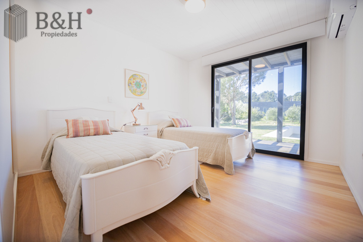 Casa ID.3152 - Casa en venta de 4 dormitorios, en Jose Ignacio, Barrio Laguna Escondida