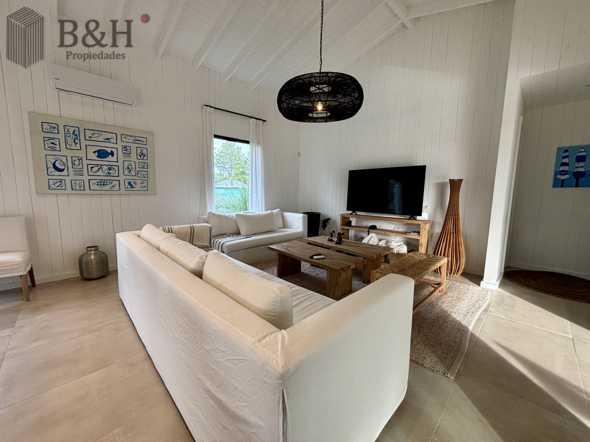 Casa ID.5068 - Casa en venta de 4 dormitorios en la Barra, Barrio Don Miguel 