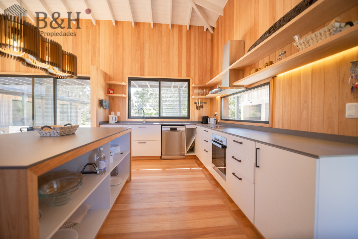 Casa ID.3152 - Casa en venta de 4 dormitorios, en Jose Ignacio, Barrio Laguna Escondida