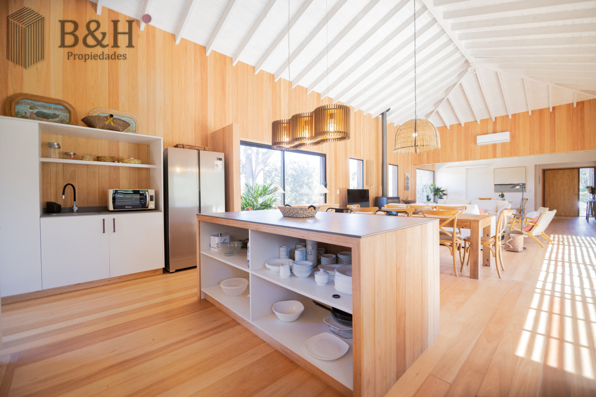 Casa ID.3152 - Casa en venta de 4 dormitorios, en Jose Ignacio, Barrio Laguna Escondida