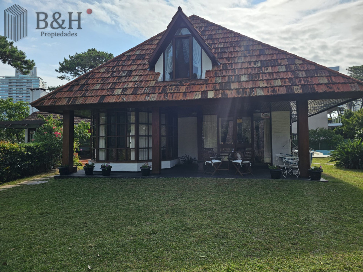 Casa ID.6424 - Gran casa en venta en zona comercial de Lugano San Rafael