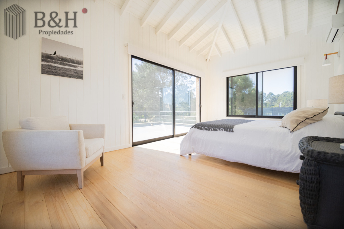 Casa ID.3152 - Casa en venta de 4 dormitorios, en Jose Ignacio, Barrio Laguna Escondida
