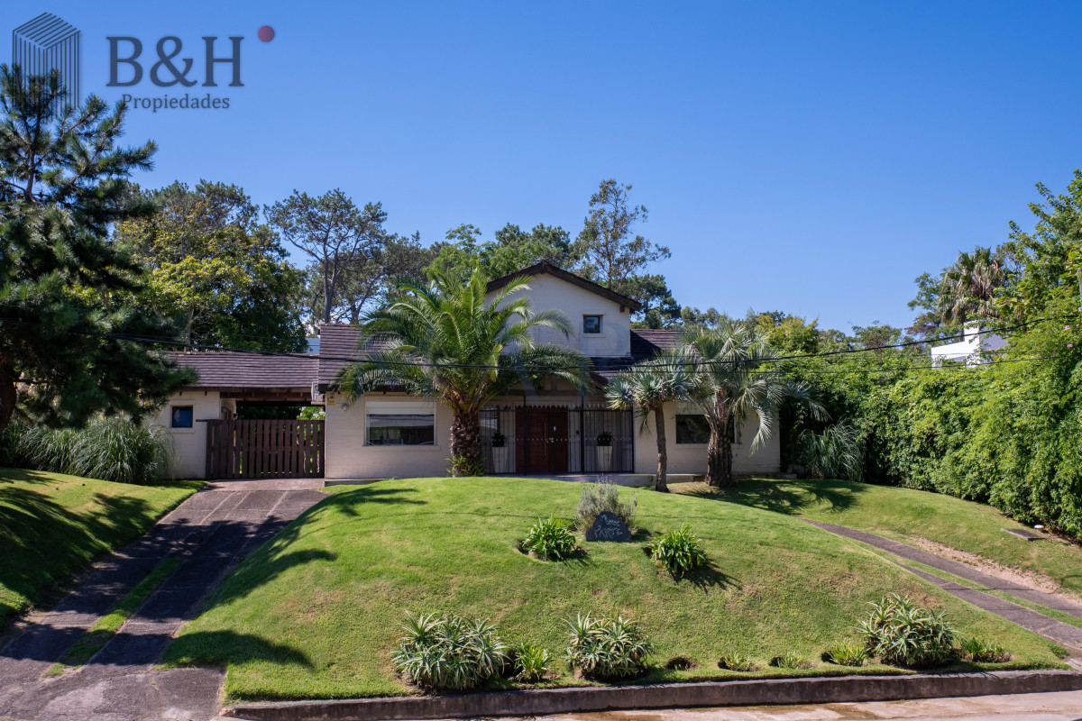 Casa ID.6423 - Casa en venta de 3 dormitorios en Golf, Punta del Este