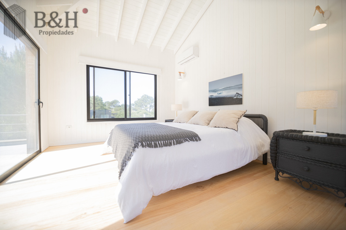 Casa ID.3152 - Casa en venta de 4 dormitorios, en Jose Ignacio, Barrio Laguna Escondida
