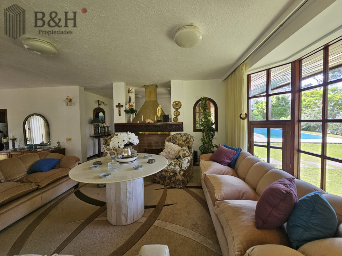 Casa ID.6424 - Gran casa en venta en zona comercial de Lugano San Rafael
