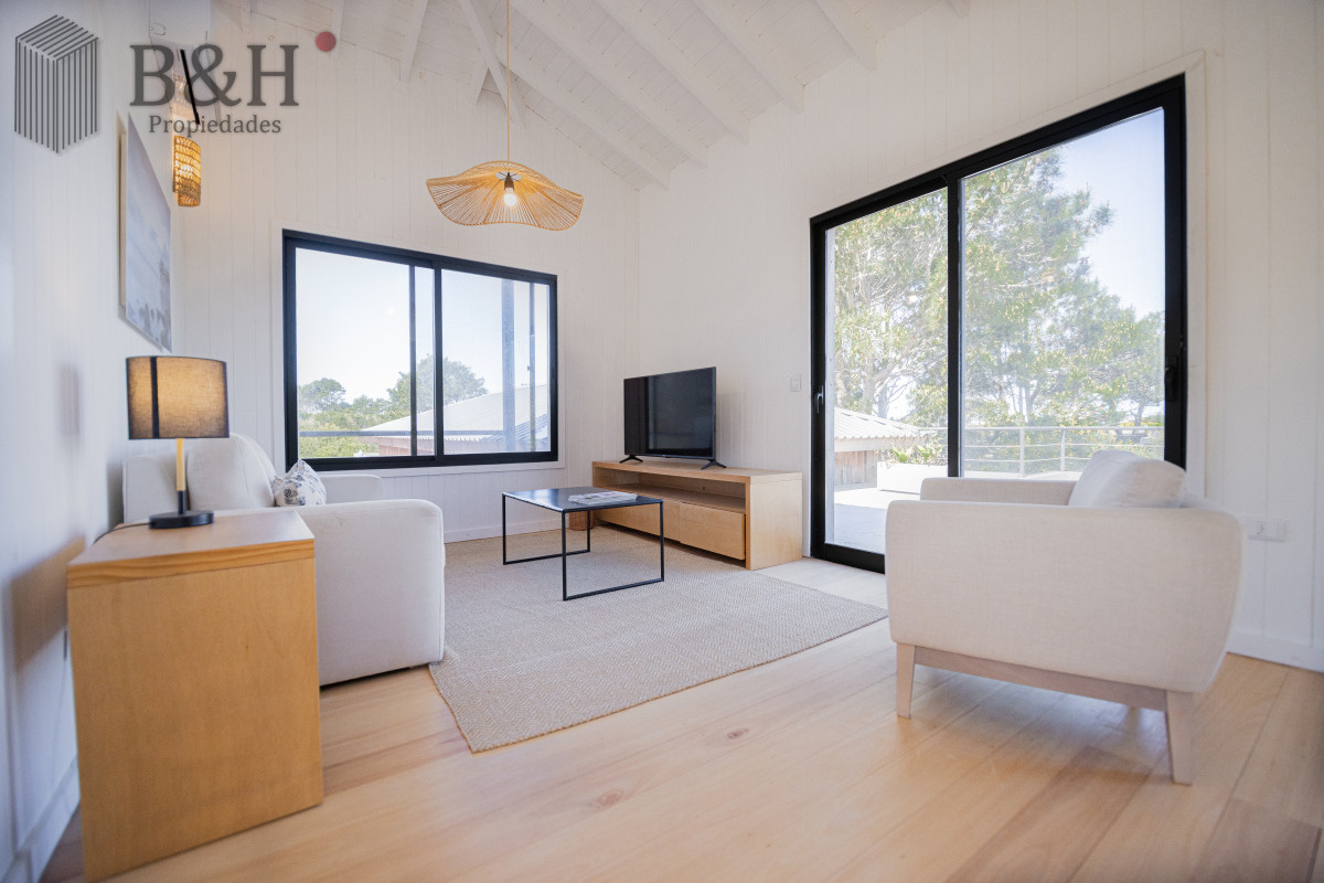 Casa ID.3152 - Casa en venta de 4 dormitorios, en Jose Ignacio, Barrio Laguna Escondida