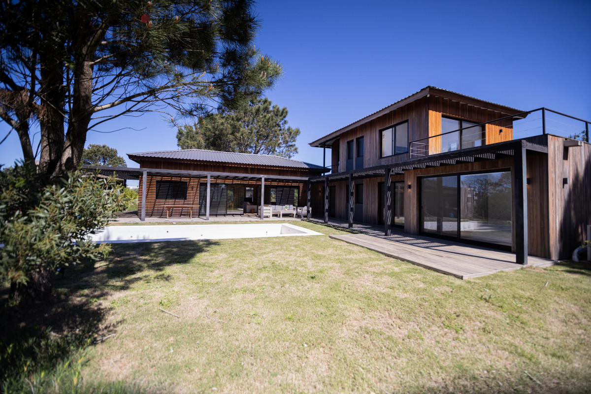 Casa ID.3152 - Casa en venta de 4 dormitorios, en Jose Ignacio, Barrio Laguna Escondida