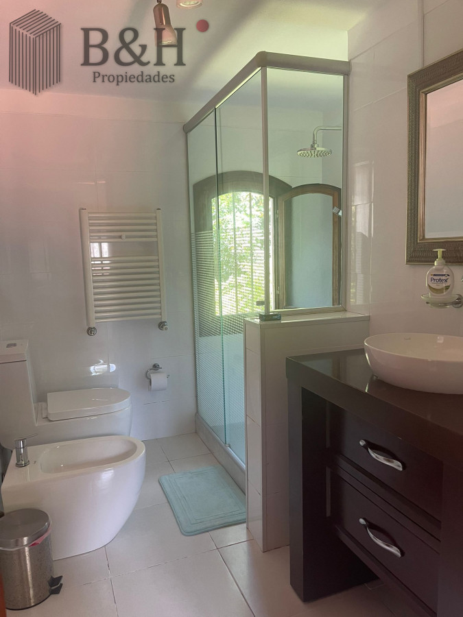 Casa ID.4181 - Hermosa casa ubicada en Playa Mansa Punta Del Este