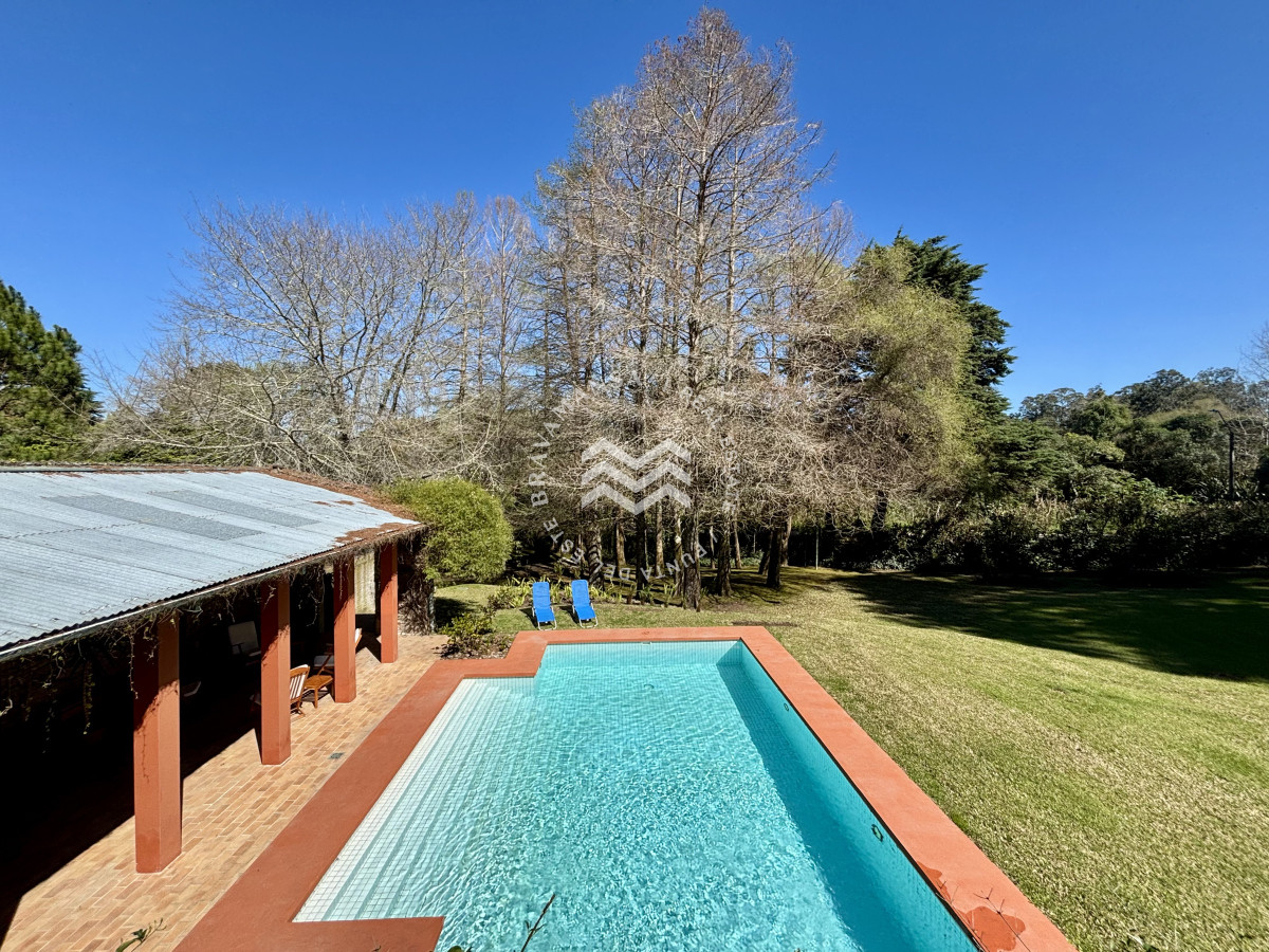 Casa ID.939 - Venta casa de 5 dormitorios en barrio Golf, Punta del Este