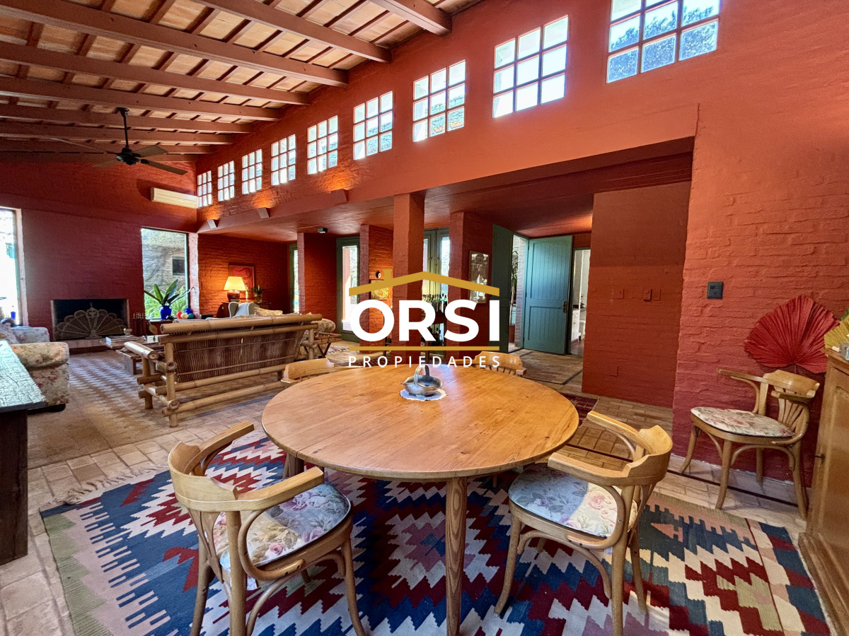 Casa ID.343 - Casa en venta de 5 dormitorios en el Golf