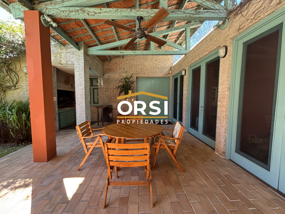 Casa ID.343 - Casa en venta de 5 dormitorios en el Golf