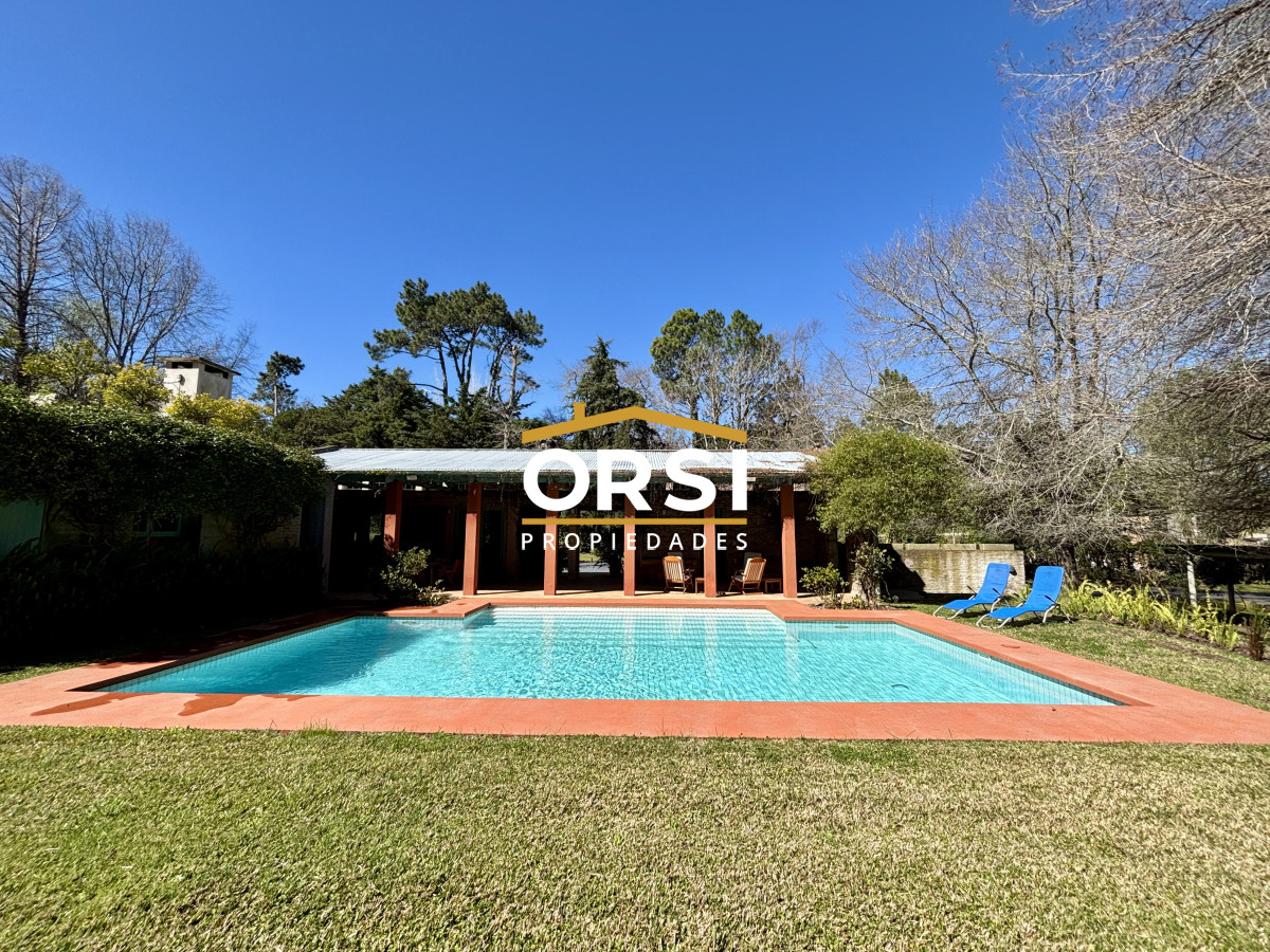 Casa ID.343 - Casa en venta de 5 dormitorios en el Golf