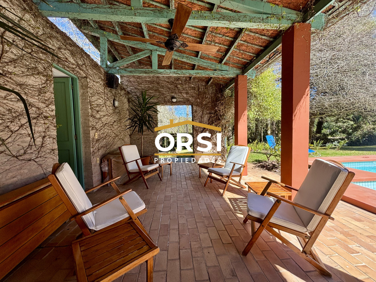 Casa ID.343 - Casa en venta de 5 dormitorios en el Golf