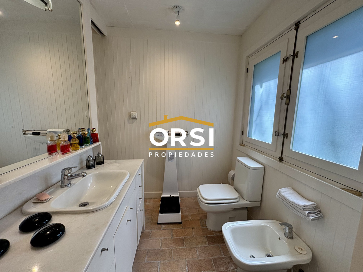 Casa ID.343 - Casa en venta de 5 dormitorios en el Golf