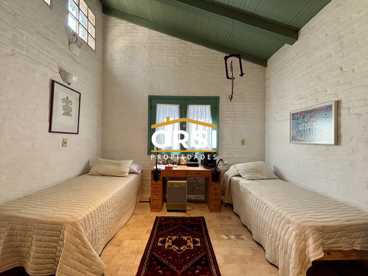 Casa ID.343 - Casa en venta de 5 dormitorios en el Golf