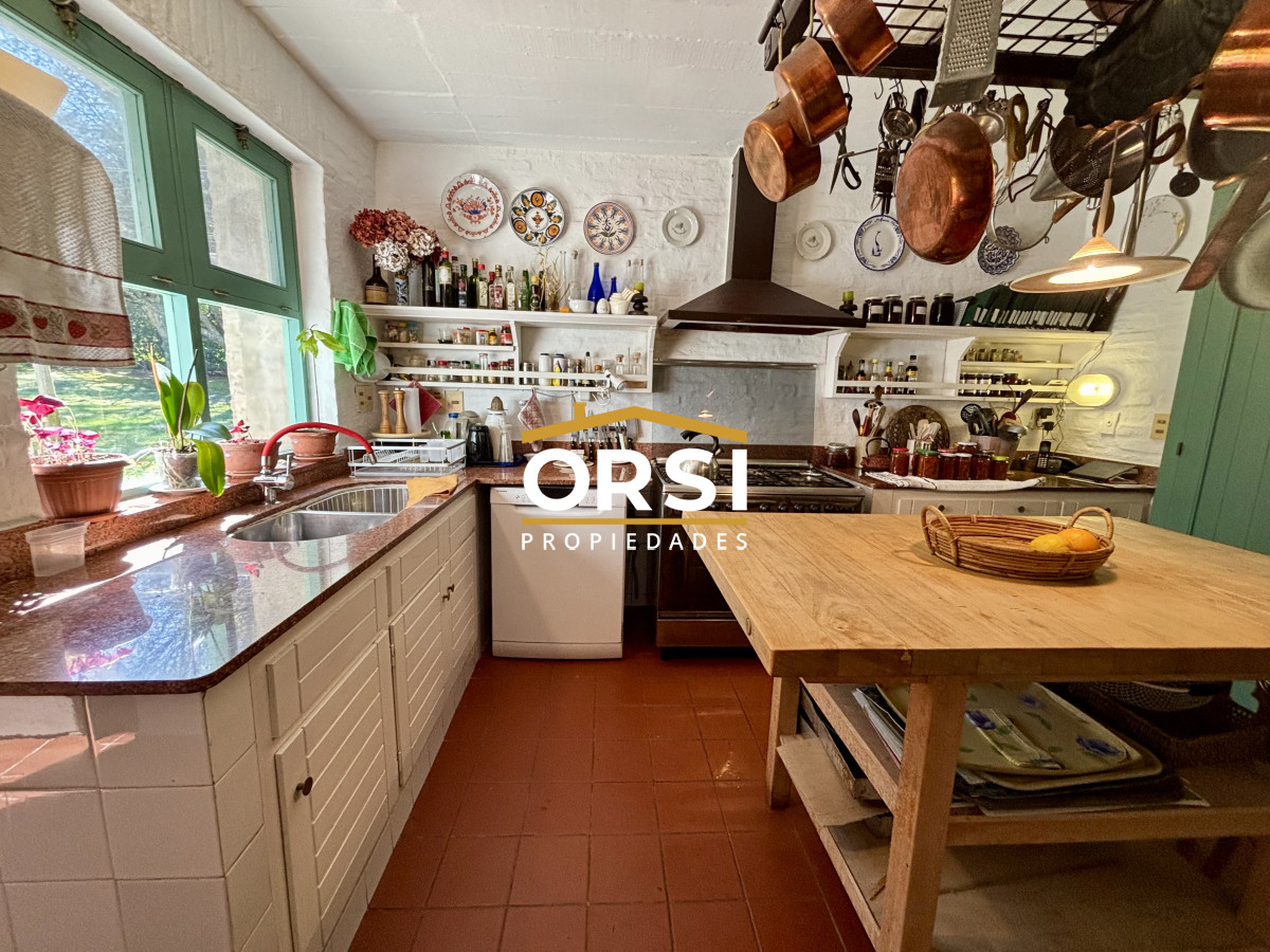 Casa ID.343 - Casa en venta de 5 dormitorios en el Golf