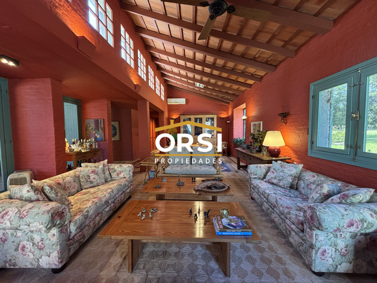 Casa ID.343 - Casa en venta de 5 dormitorios en el Golf