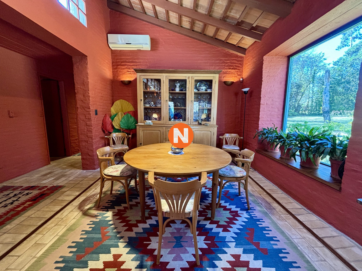 Casa Ref.223981 - Casa en venta de 5 dormitorios en el Golf