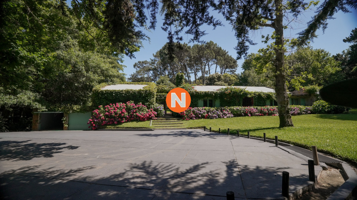 Casa Ref.223981 - Casa en venta de 5 dormitorios en el Golf