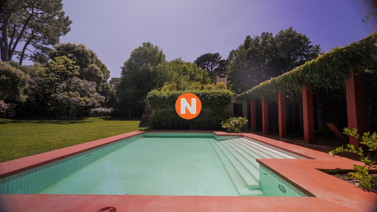 Casa Ref.223981 - Casa en venta de 5 dormitorios en el Golf