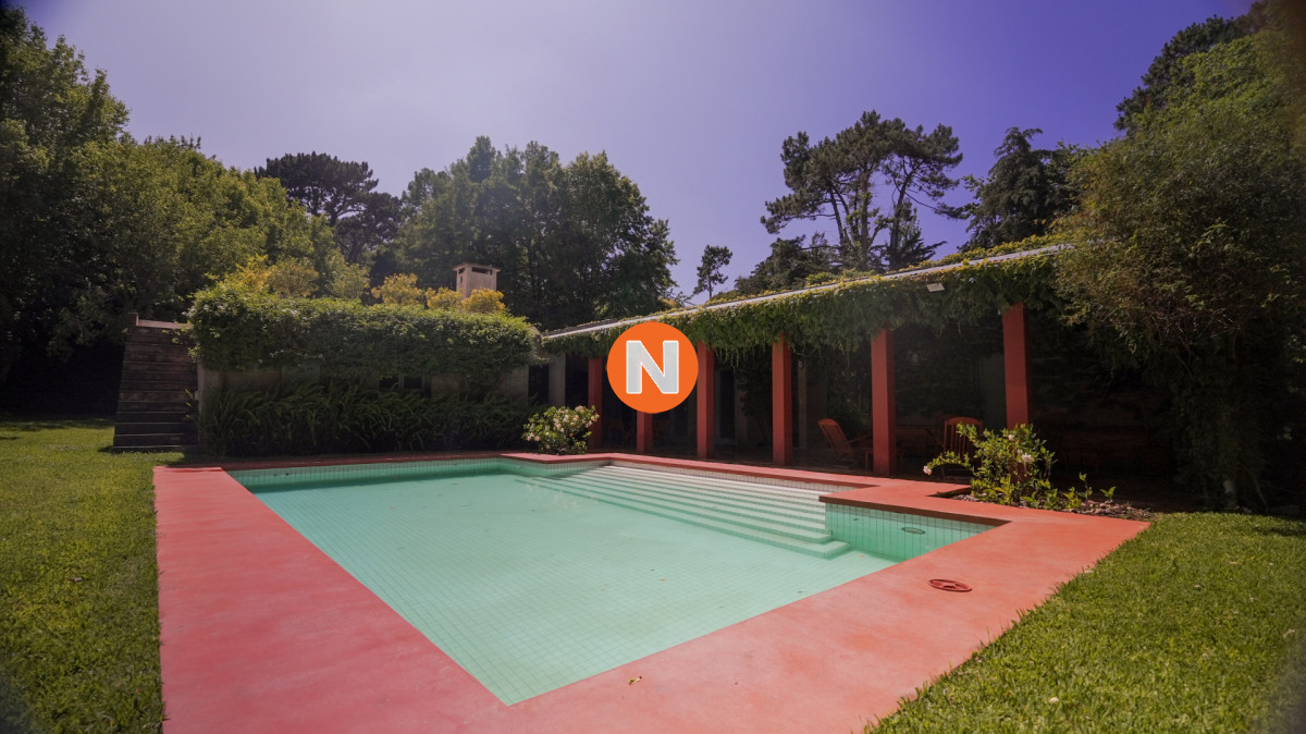 Casa Ref.223981 - Casa en venta de 5 dormitorios en el Golf