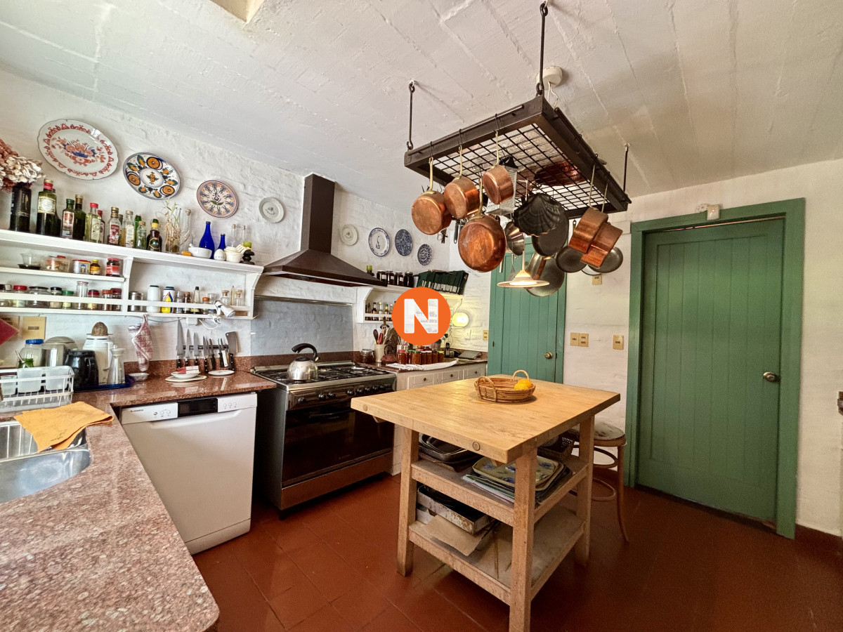 Casa Ref.223981 - Casa en venta de 5 dormitorios en el Golf