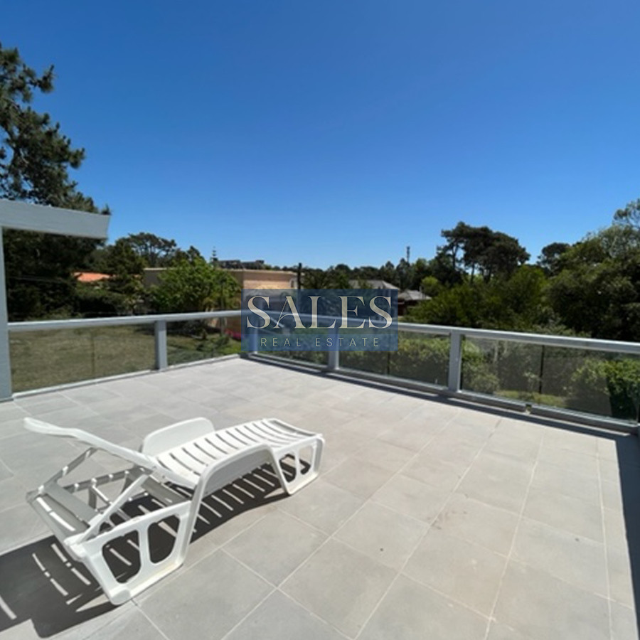 Casa ID.1414 - Casa en venta, de 5 dormitorios en Rincón del Indio, Punta del Este.