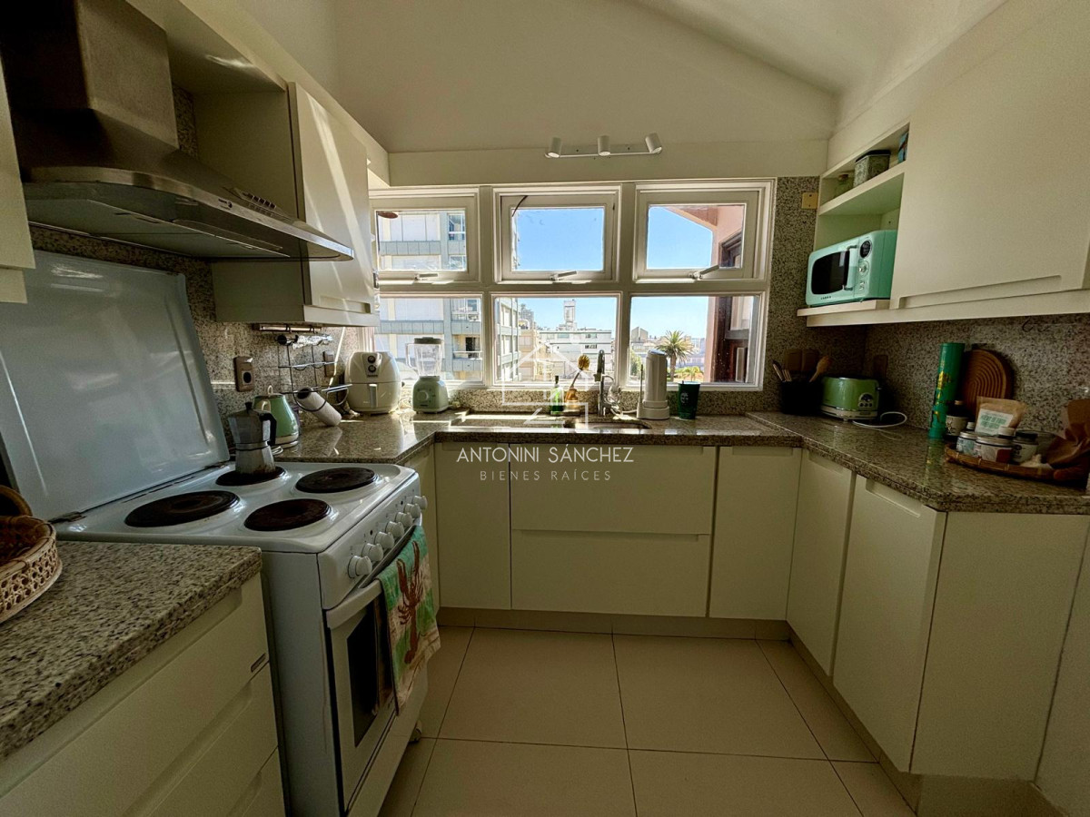 Apartamento ID.1569 - Apartamento en venta de 2 dormitorios, en peninsula.