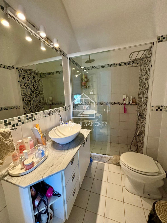 Apartamento ID.1569 - Apartamento en venta de 2 dormitorios, en peninsula.