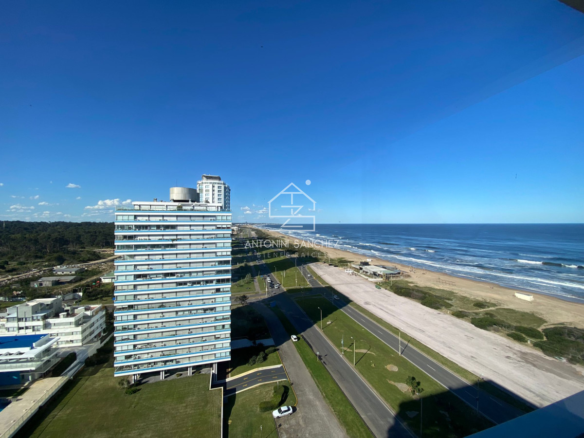Apartamento ID.1406 - Apartamento en alquiler temporal, de 3 dormitorios en playa brava! 