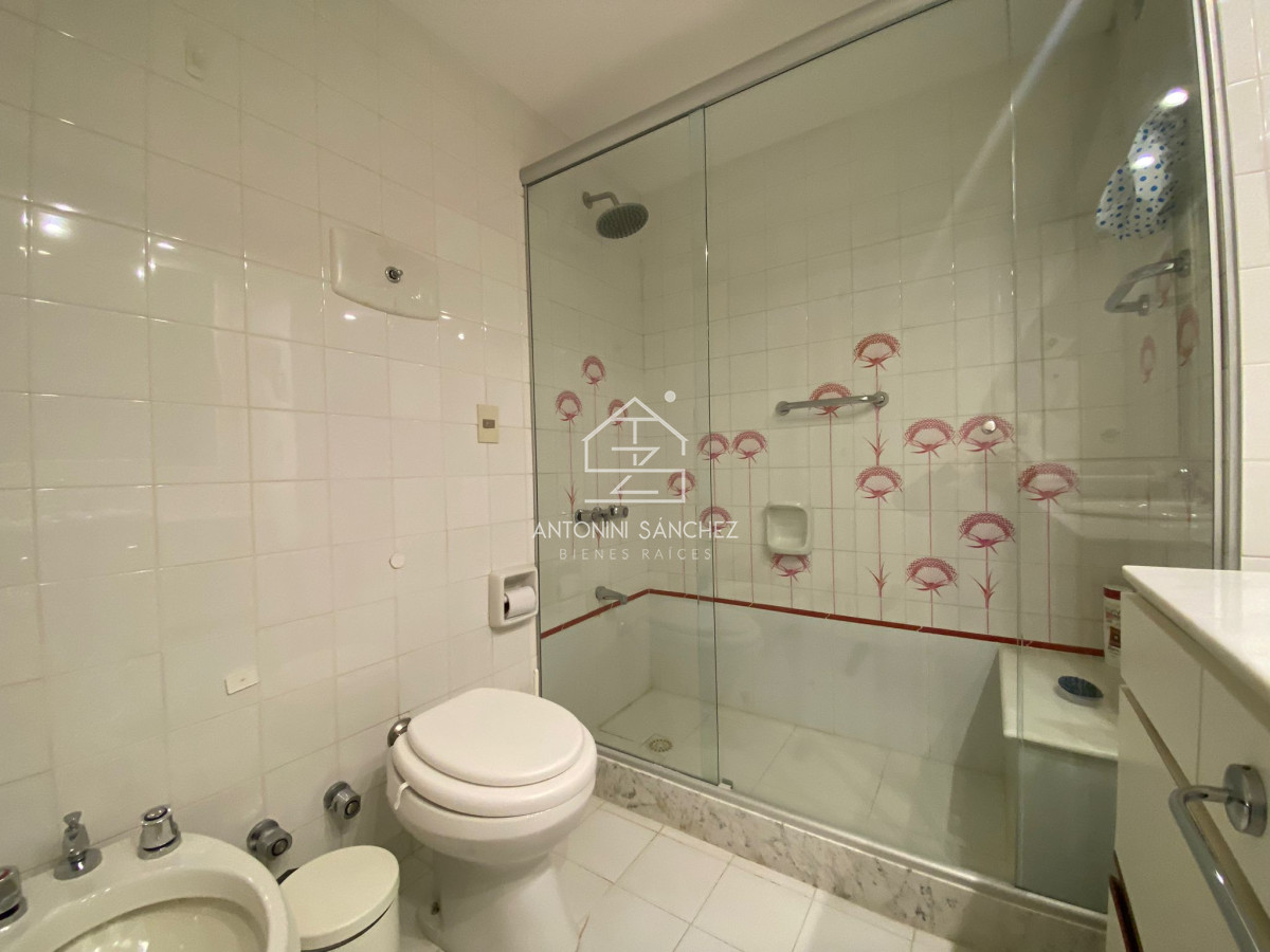 Apartamento ID.1406 - Apartamento en alquiler temporal, de 3 dormitorios en playa brava! 