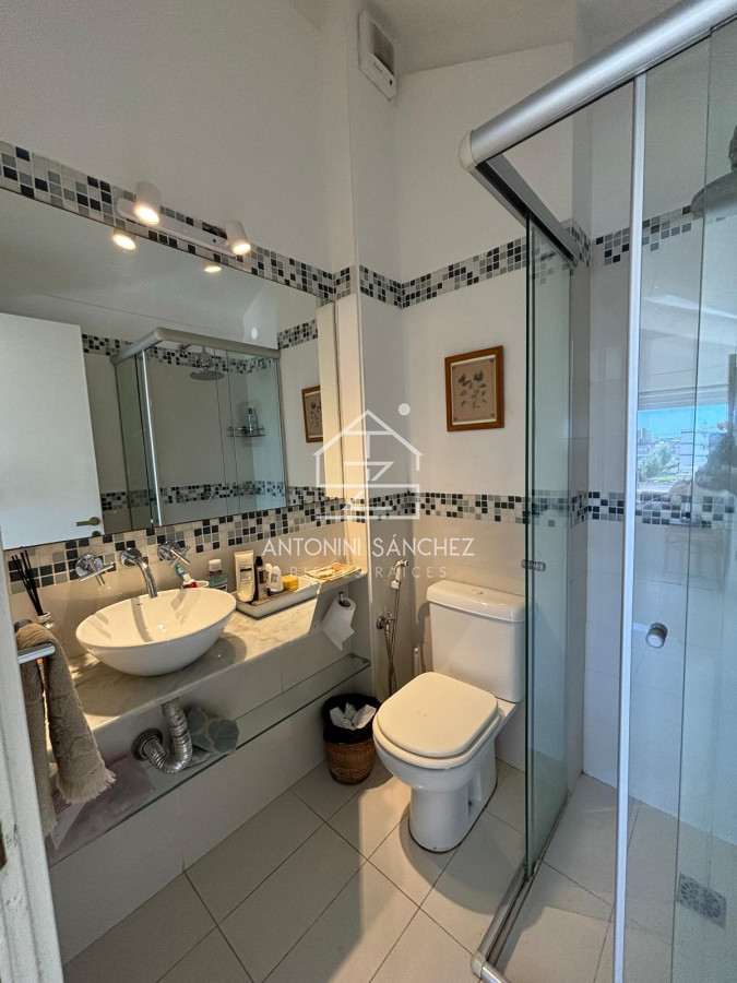 Apartamento ID.1569 - Apartamento en venta de 2 dormitorios, en peninsula.