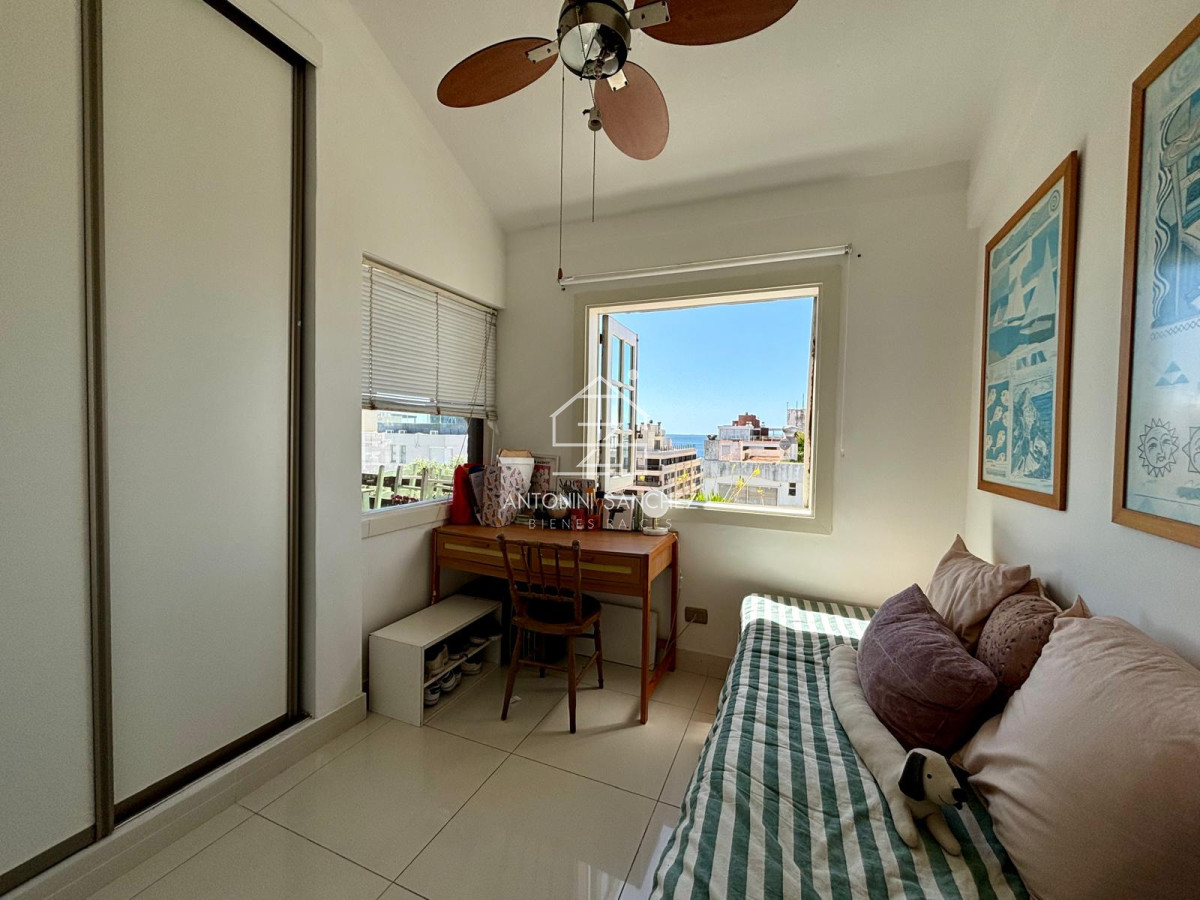 Apartamento ID.1569 - Apartamento en venta de 2 dormitorios, en peninsula.